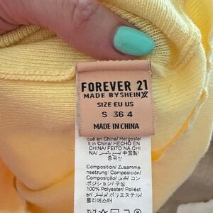 Forever 21 Pale Yellow Knit Tee